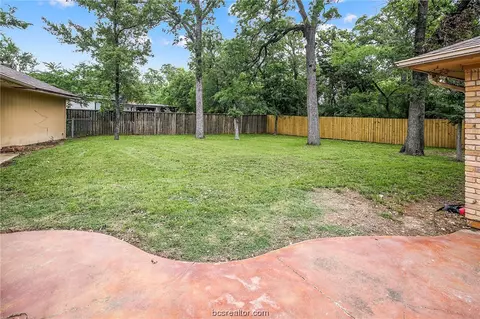 304 Brookside Dr E, Bryan, TX 77801 photo 30