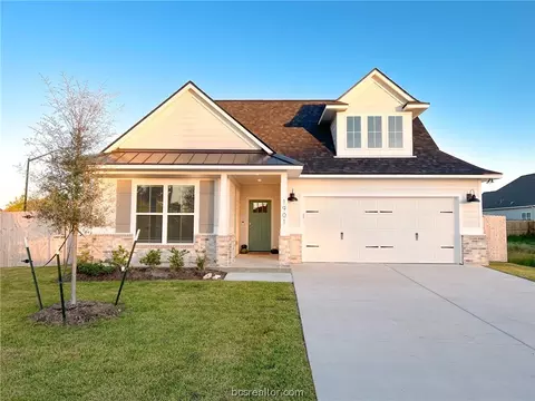 1901 Pinemont View Dr, Bryan, TX 77807