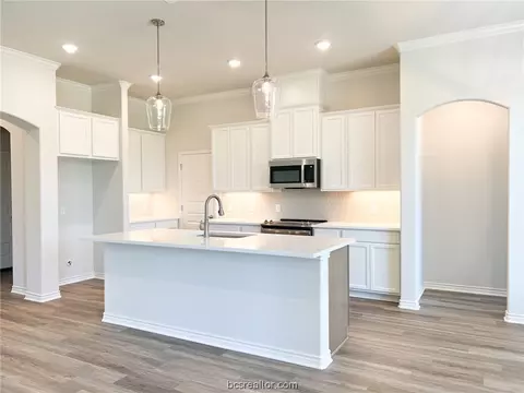 2105 Loblolly Ct, Bryan, TX 77807 photo 5