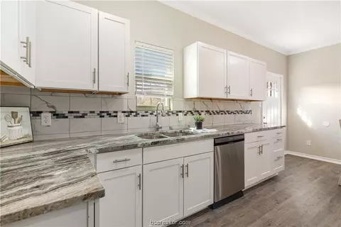 803 Hall St, Bryan, TX 77803 photo 9