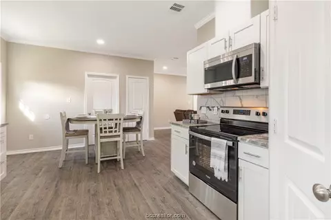 803 Hall St, Bryan, TX 77803 photo 7