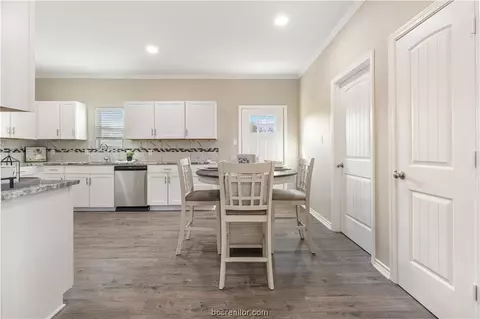 803 Hall St, Bryan, TX 77803 photo 5