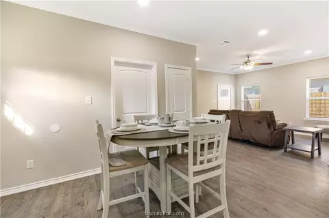 803 Hall St, Bryan, TX 77803 photo 6