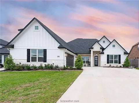 4418 Odell Ln, College Station, TX 77845
