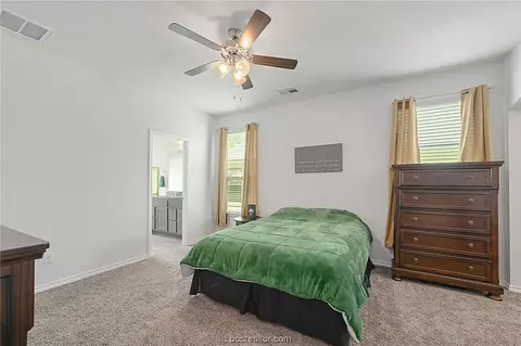 1920 Cartwright St, Bryan, TX 77807 photo 9
