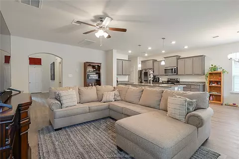 1920 Cartwright St, Bryan, TX 77807 photo 4