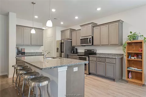 1920 Cartwright St, Bryan, TX 77807 photo 5