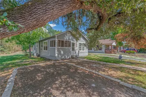 610 W 16th St, Bryan, TX 77803