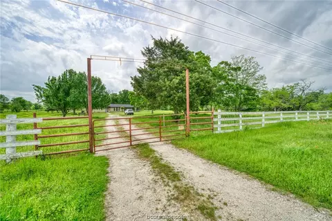 7329 Fm 1372 Rd, North Zulch, TX 77872