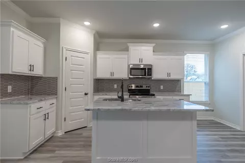 2403 Lightfoot Ln, Bryan, TX 77803 photo 5
