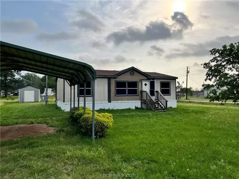 2 Andrew St, Huntsville, TX 77320