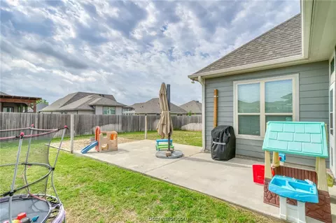 2004 Markley Dr, Bryan, TX 77807 photo 15