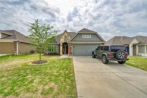 2004 Markley Dr, Bryan, TX 77807