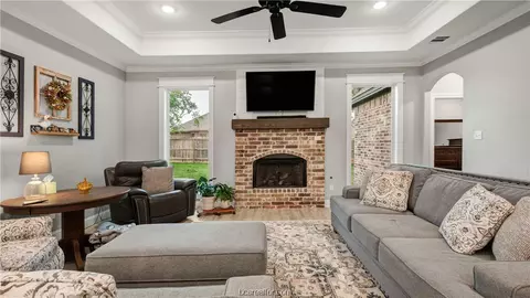 2956 Archer Dr, Bryan, TX 77808 photo 2