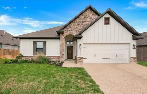 2956 Archer Dr, Bryan, TX 77808