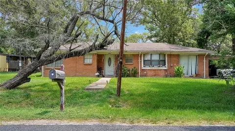1508 Douglas St, Bryan, TX 77808