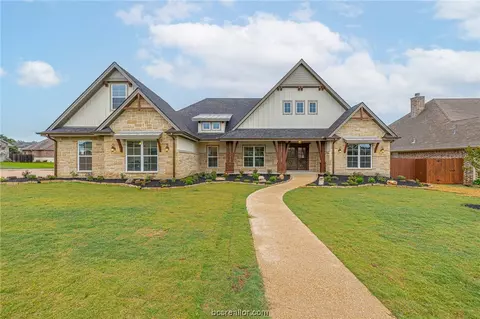 3348 Fiddlers Grn, Bryan, TX 77808