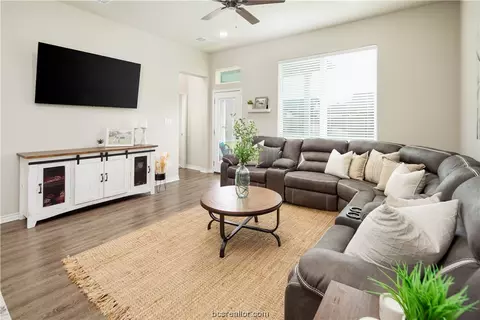 3437 Omaha Ct, Bryan, TX 77808 photo 5