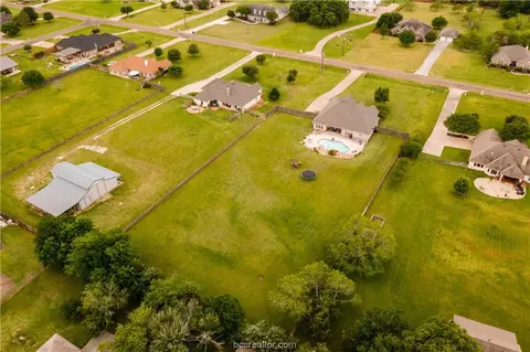 5743 Easterling Dr, Bryan, TX 77808 photo 32