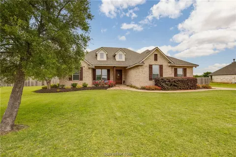 5743 Easterling Dr, Bryan, TX 77808 photo 3