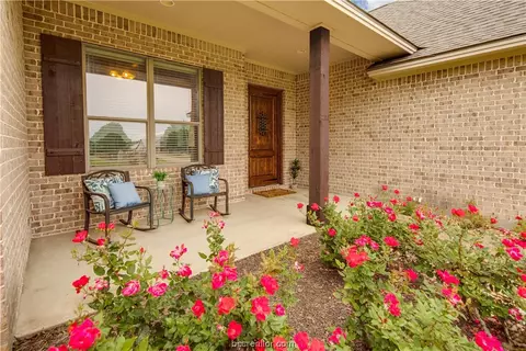 5743 Easterling Dr, Bryan, TX 77808 photo 5