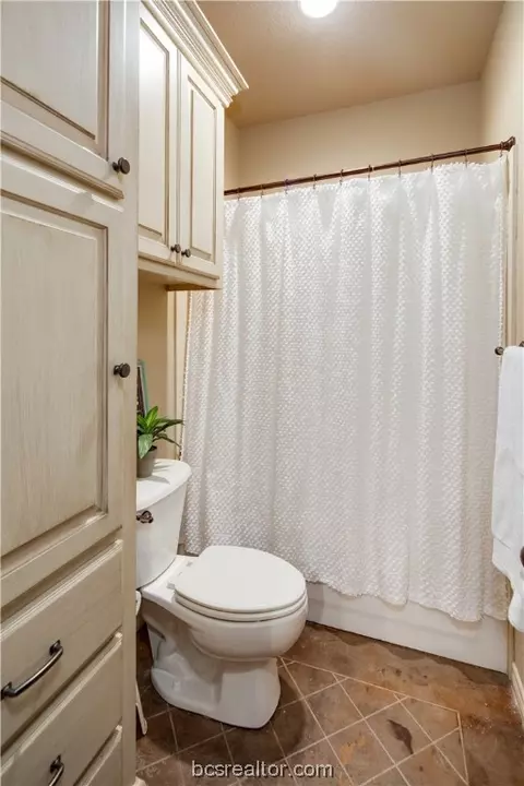 5743 Easterling Dr, Bryan, TX 77808 photo 22