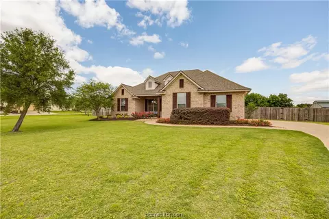 5743 Easterling Dr, Bryan, TX 77808 photo 2