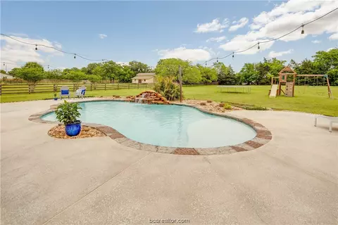 5743 Easterling Dr, Bryan, TX 77808 photo 27