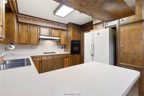 2906 Oakside Dr, Bryan, TX 77802 photo 12