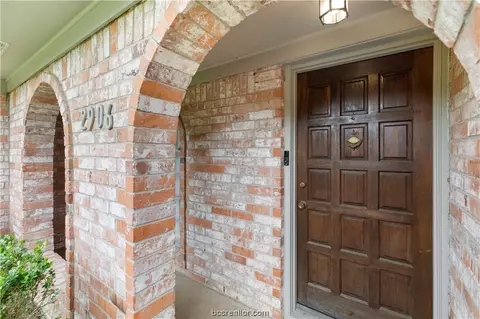 2906 Oakside Dr, Bryan, TX 77802 photo 3
