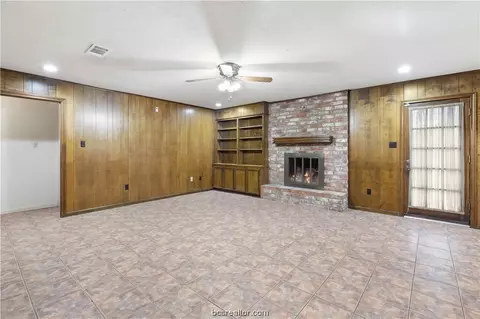 2906 Oakside Dr, Bryan, TX 77802 photo 5