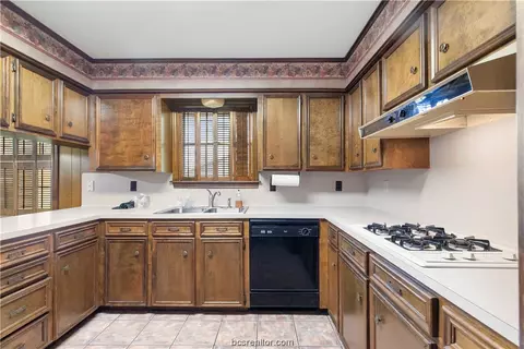 2906 Oakside Dr, Bryan, TX 77802 photo 11