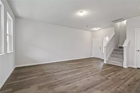 993 Harper Ln, Bryan, TX 77803 photo 6