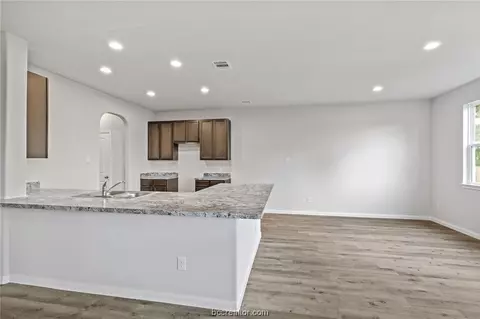 993 Harper Ln, Bryan, TX 77803 photo 8