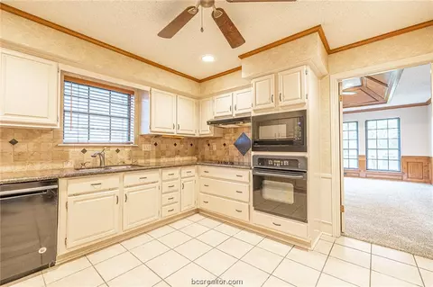 2214 E Briargate Dr, Bryan, TX 77802 photo 13