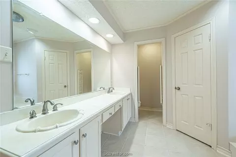 2214 E Briargate Dr, Bryan, TX 77802 photo 31