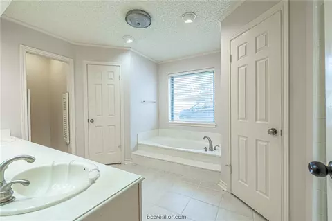 2214 E Briargate Dr, Bryan, TX 77802 photo 30