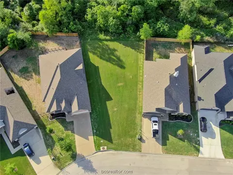 3533 Leesburg Path, Bryan, TX 77808 photo 2