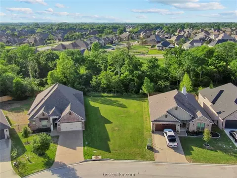 3533 Leesburg Path, Bryan, TX 77808
