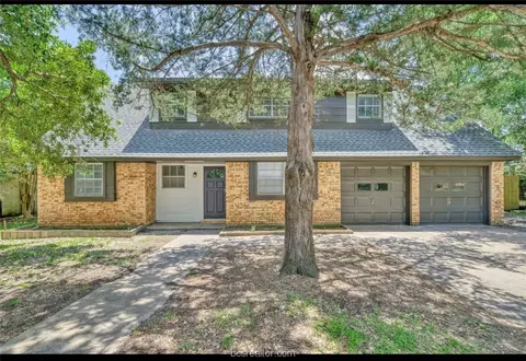 1810 Hondo Dr, College Station, TX 77840