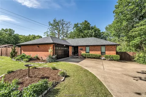 3210 Deer Trl, Bryan, TX 77807 photo 1