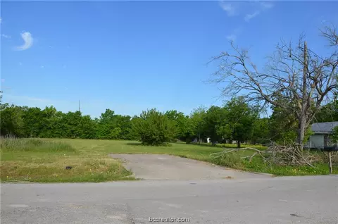 810 Malcolm St, Navasota, TX 77868