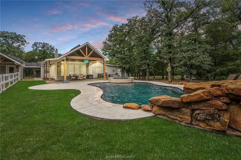 5164 Gary Rd, College Station, TX 77845