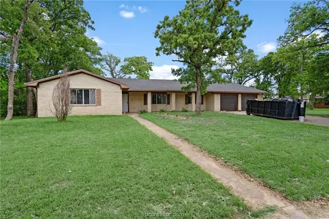 2301 Wilhelm Dr, Bryan, TX 77803