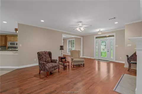 3804 Williams Bnd, Bryan, TX 77808 photo 2