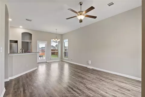 2000 Markley Dr, Bryan, TX 77807 photo 5