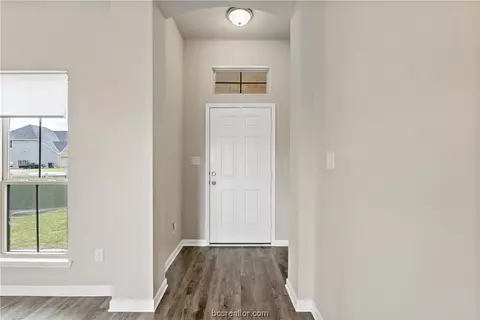 2000 Markley Dr, Bryan, TX 77807 photo 4