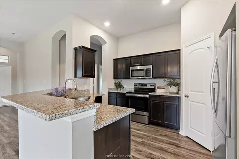 2000 Markley Dr, Bryan, TX 77807 photo 9