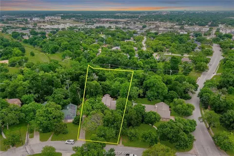1821 Bee Creek Dr, College Station, TX 77840