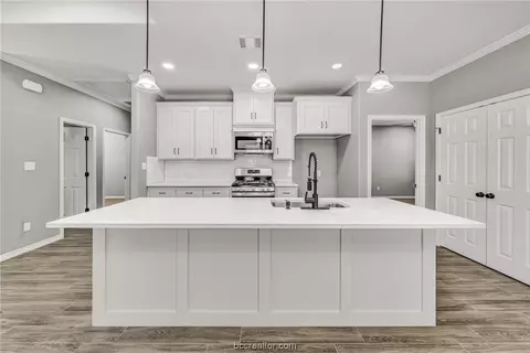1417 Clark St, Bryan, TX 77808